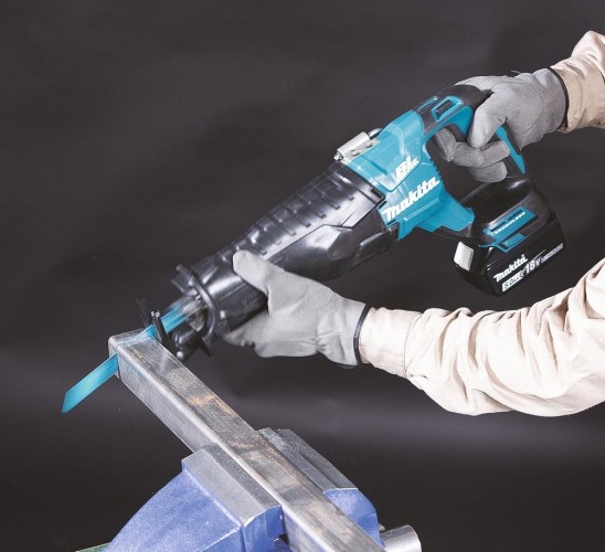 Makita reciprocating online saw djr187